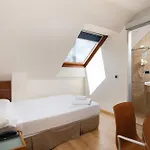 Longoria Plaza By Pandora 3*