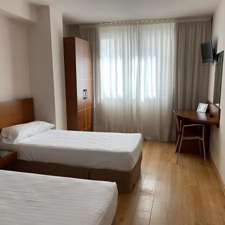 호텔 Duerming Longoria Plaza 3*