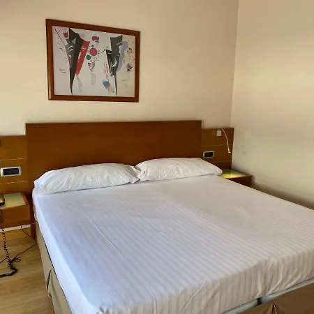 Hotel Duerming Longoria Plaza