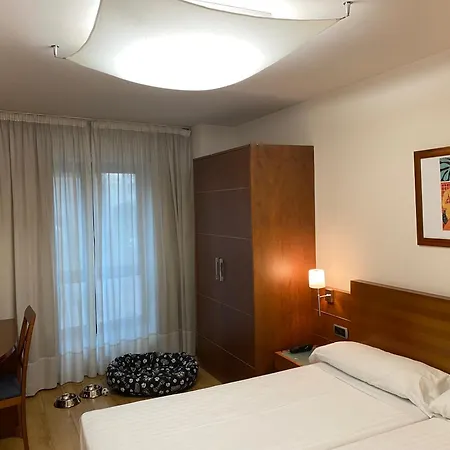 Longoria Plaza By Pandora 3*