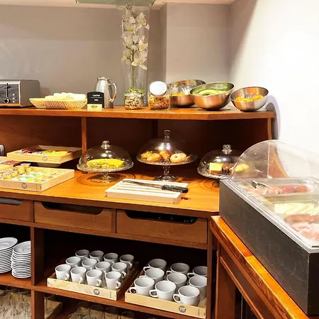 Longoria Plaza By Pandora Oviedo