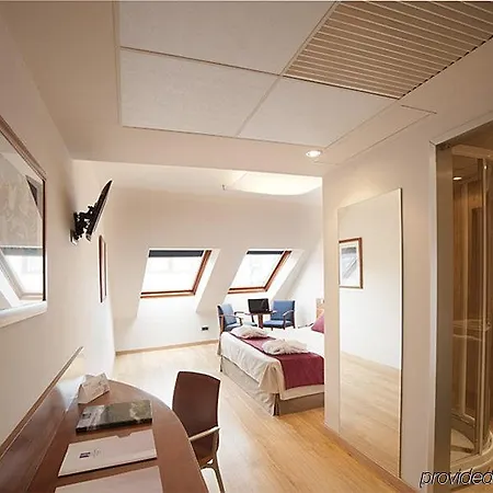 호텔 Duerming Longoria Plaza 3*