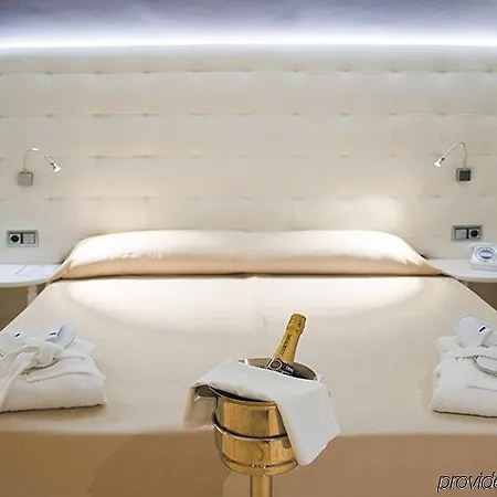 Longoria Plaza By Pandora 3* Oviede