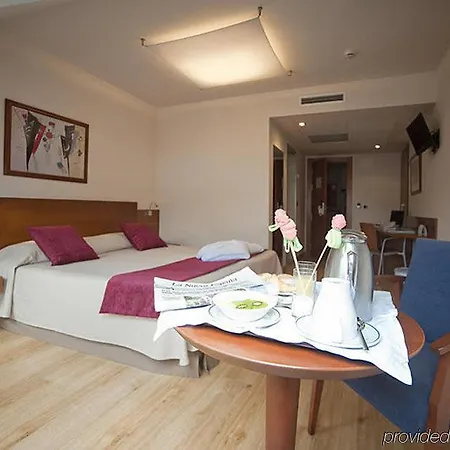 Longoria Plaza By Pandora Hotel