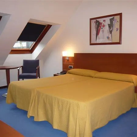 Duerming Longoria Plaza 3*