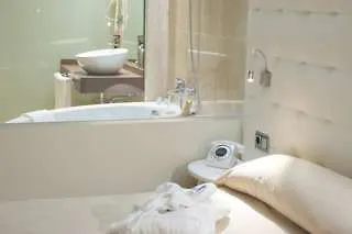 Longoria Plaza By Pandora 3*