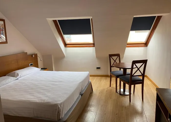 Longoria Plaza By Pandora اوفيدو