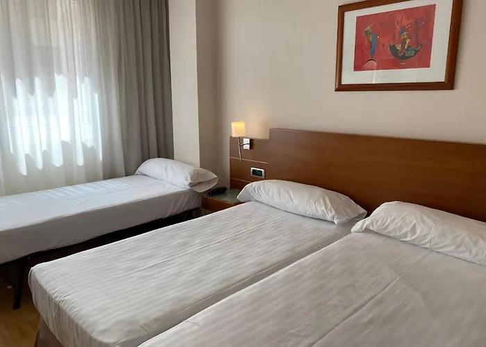 Longoria Plaza By Pandora فندق اوفيدو