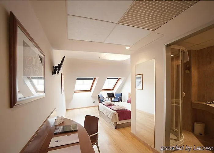 فندق Longoria Plaza By Pandora 3*