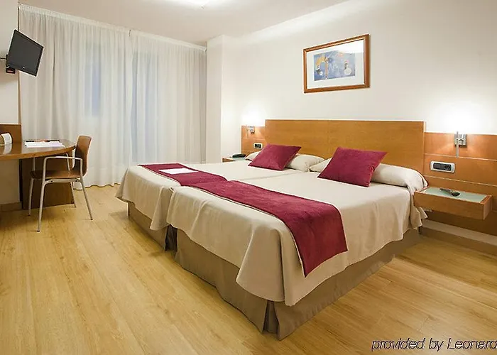 Longoria Plaza By Pandora فندق اوفيدو